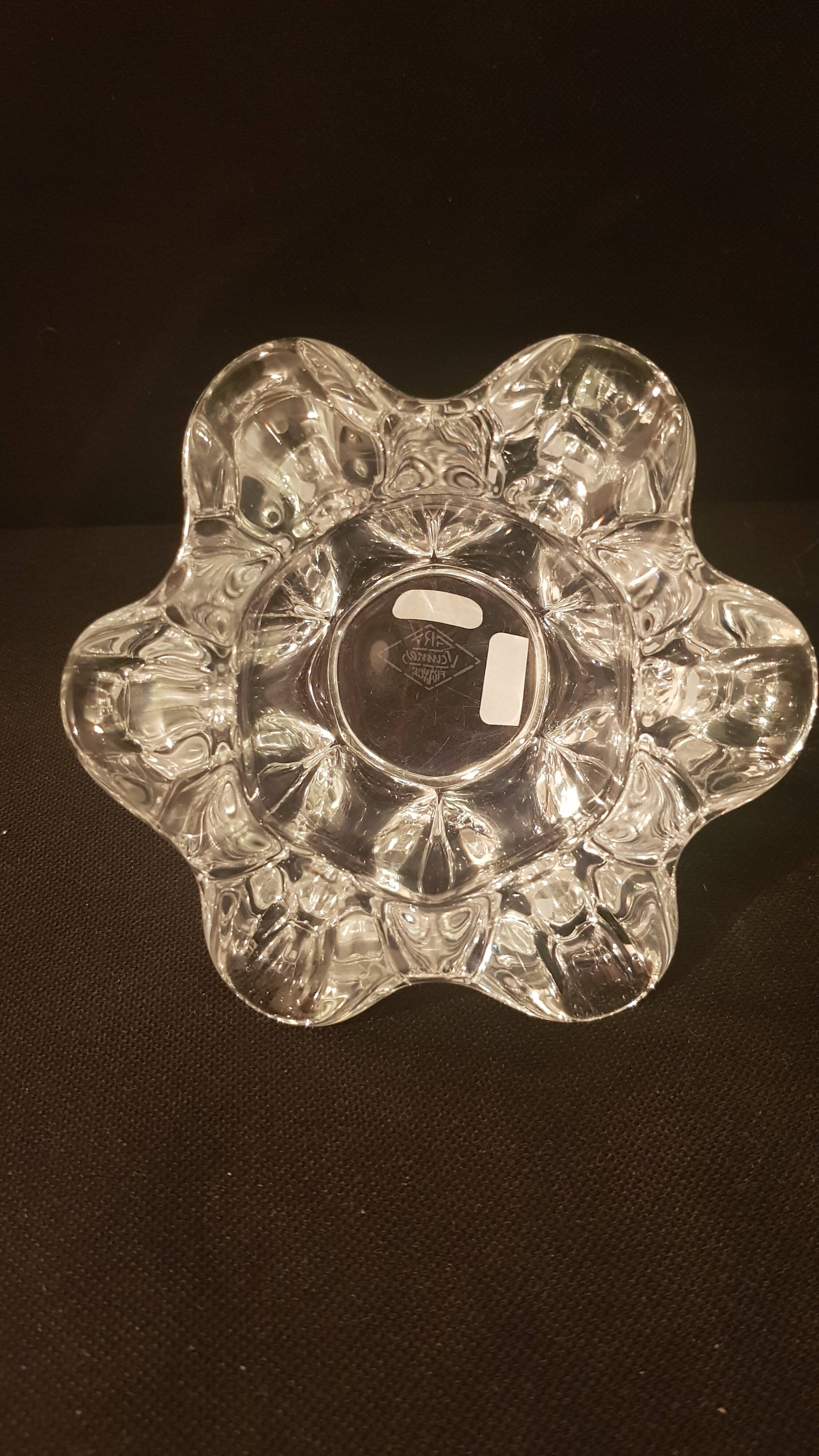 Corolla-shaped ashtray and pocket tray, Vannes Le Chatel crystal (A 240)
