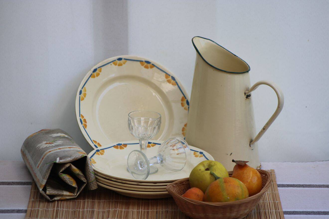 Set of 6 ceramic dinner plates
