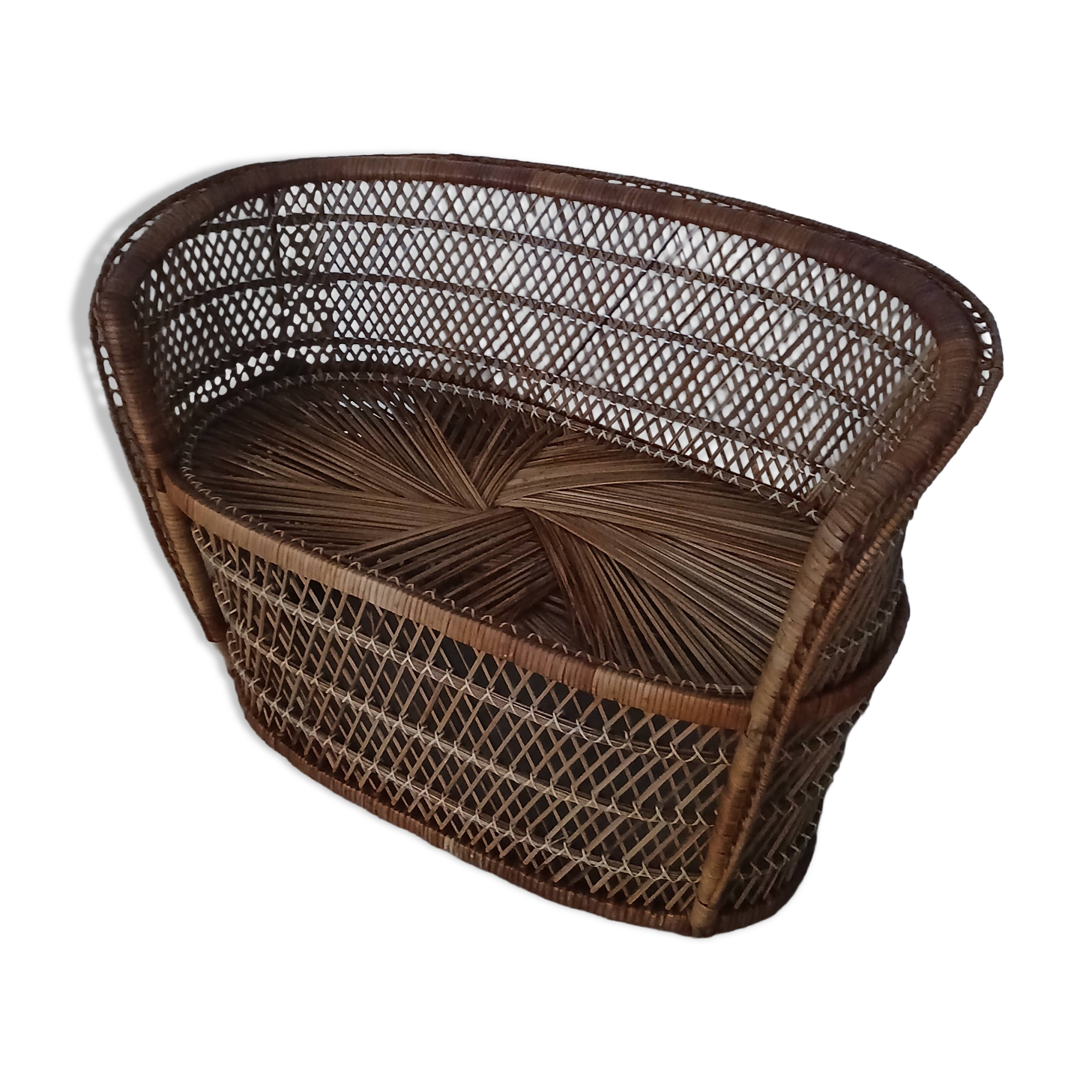Woven willow in perfect condition.