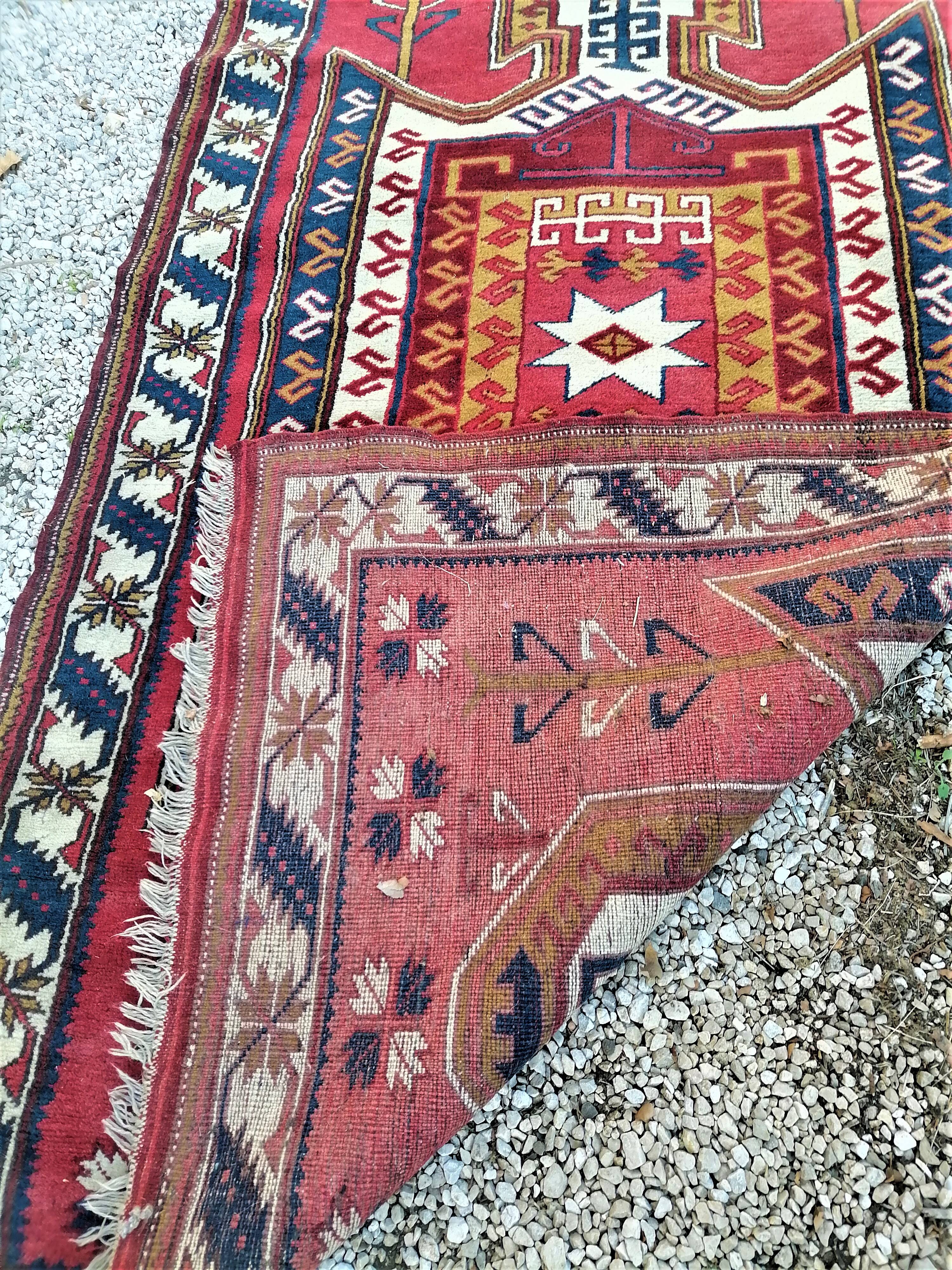 Old oriental carpet. wool made hands. ( 190 x 112 )