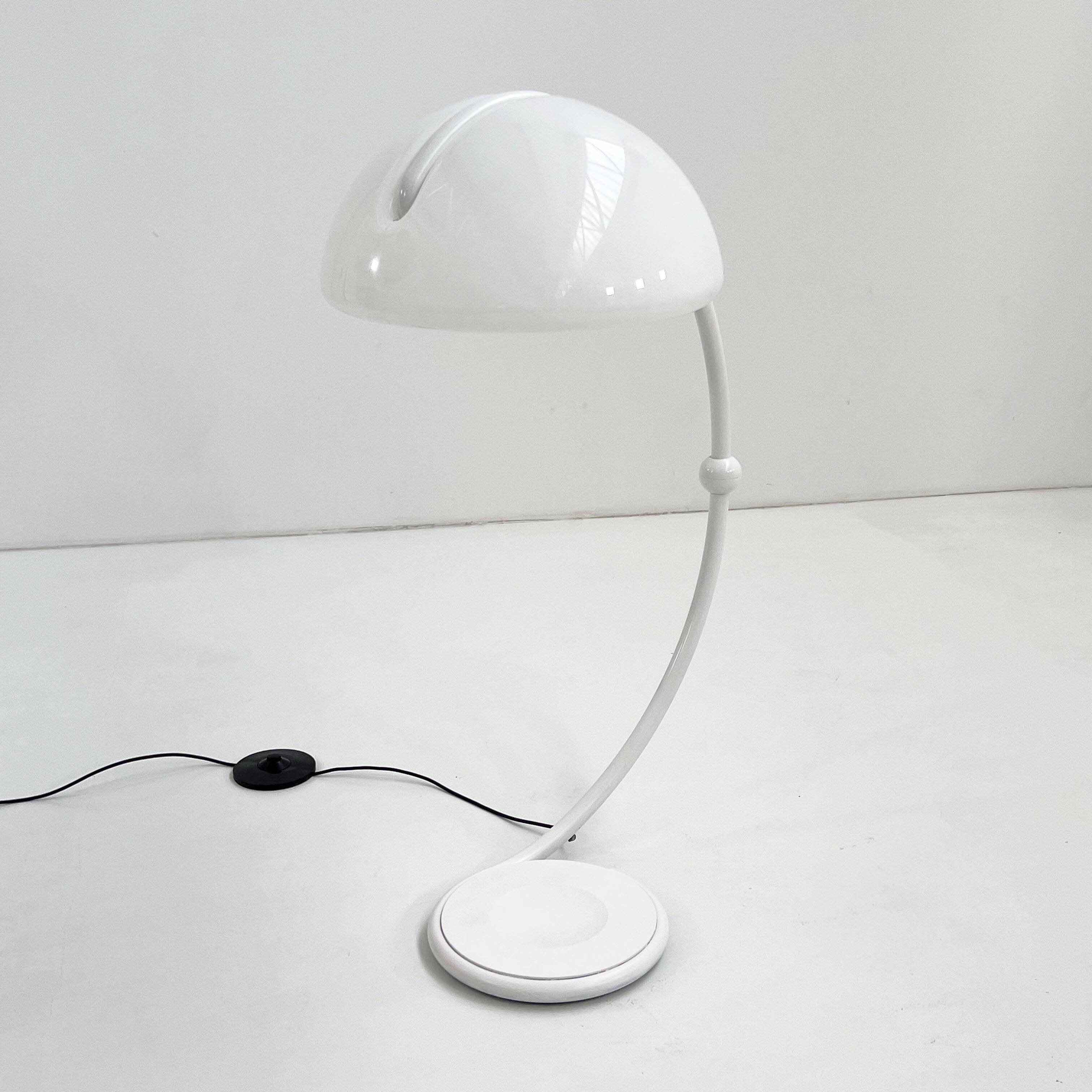 Serpente Floor Lamp White by Elio Martinelli for Martinelli Luce, 1970