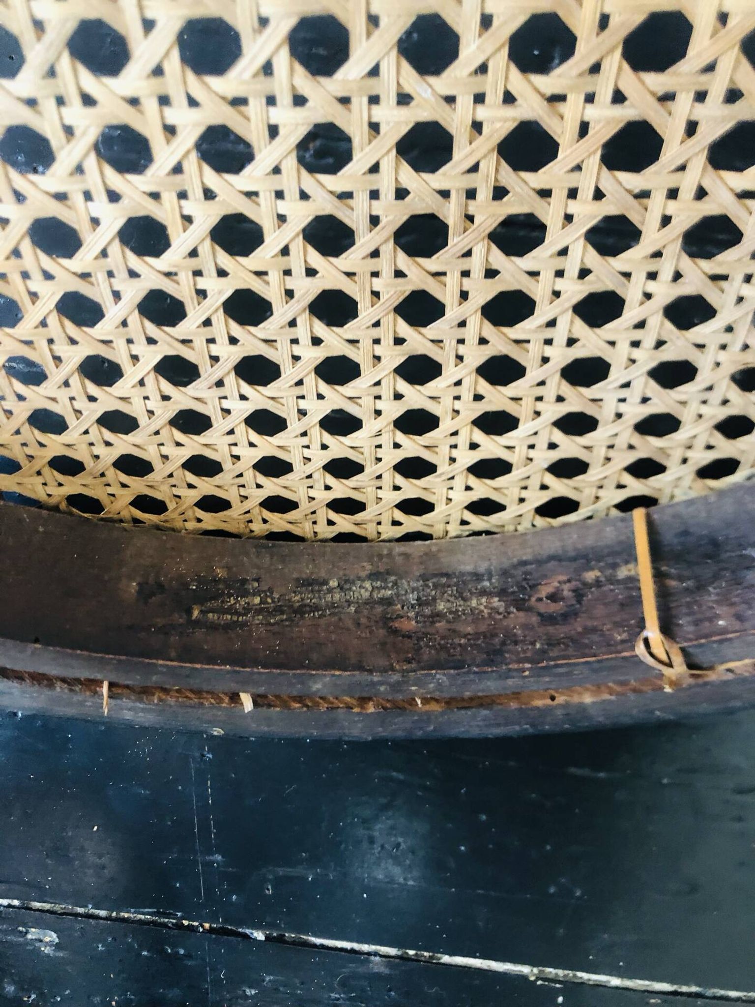 Paire de chaises signées Thonet