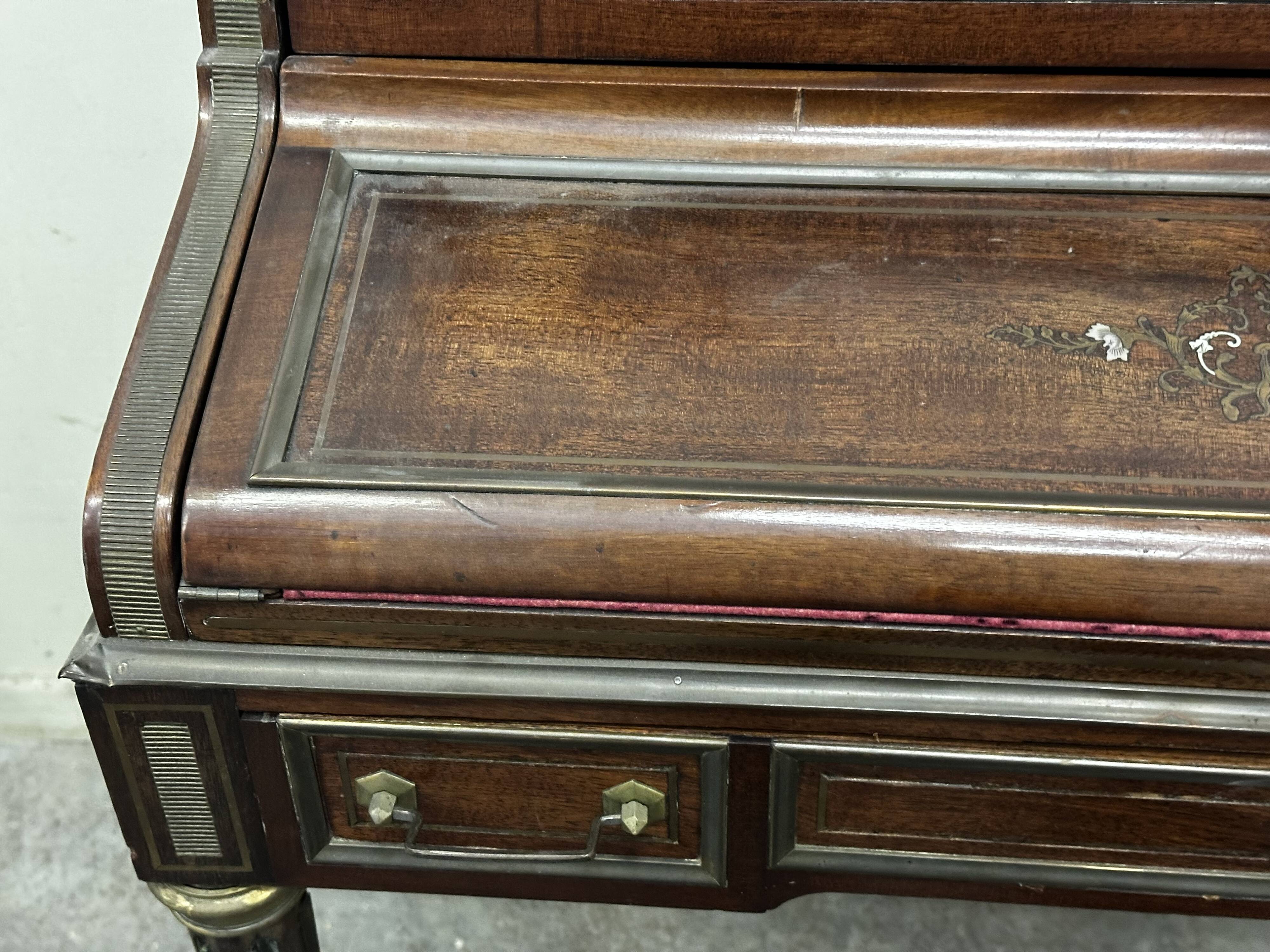 Secretary - Bonheur du Jour with pearly Louis XVI style system