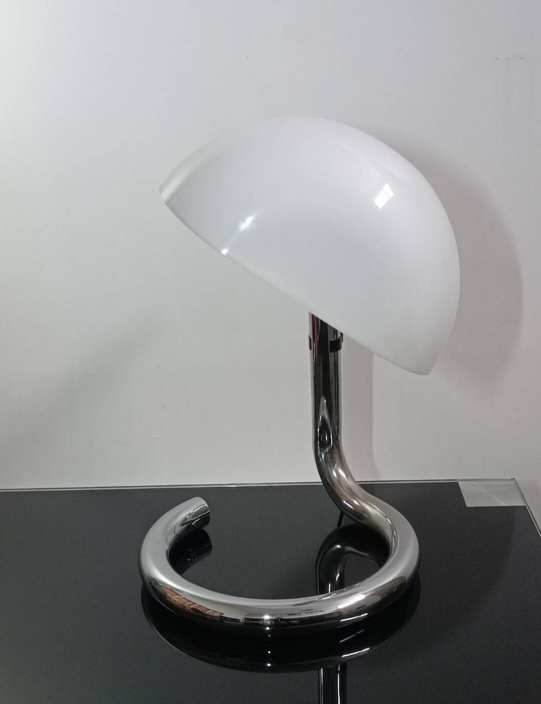 Importante lampe design par Metalarte 1970s