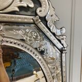 19th century Venitien mirror in bevelled and engraved glass