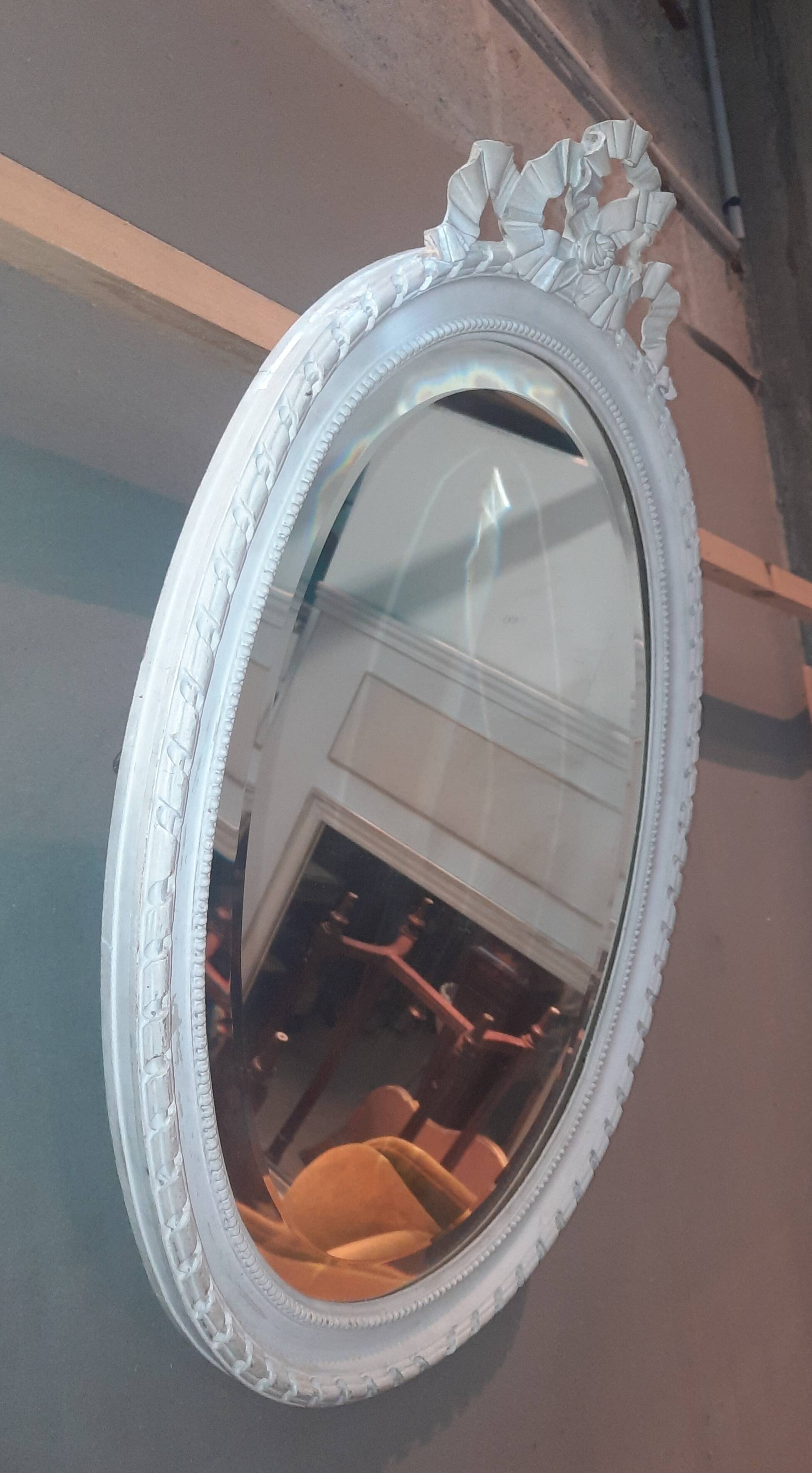 Mirroir oval  style Louis XV I