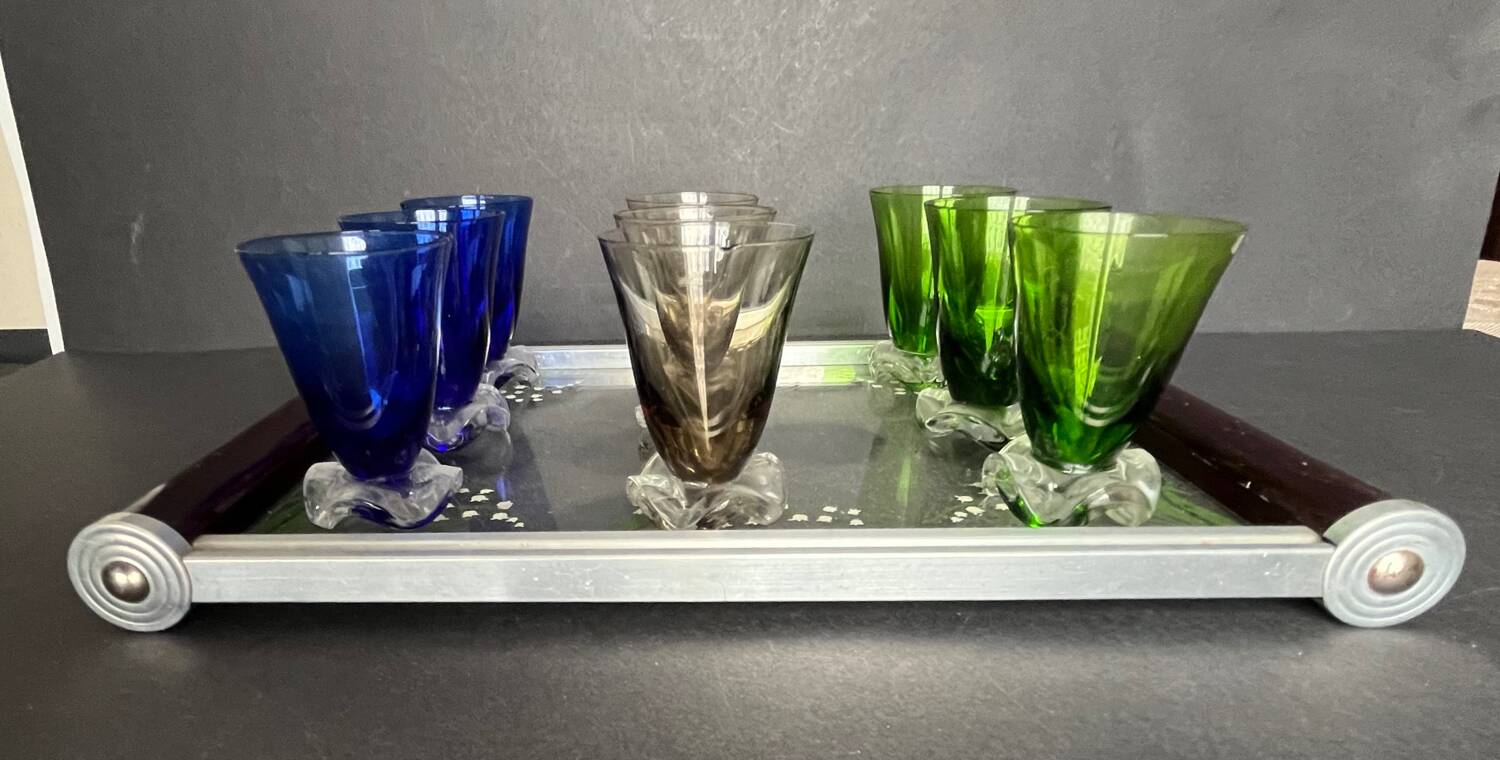 Service of 9 colored liqueur glasses