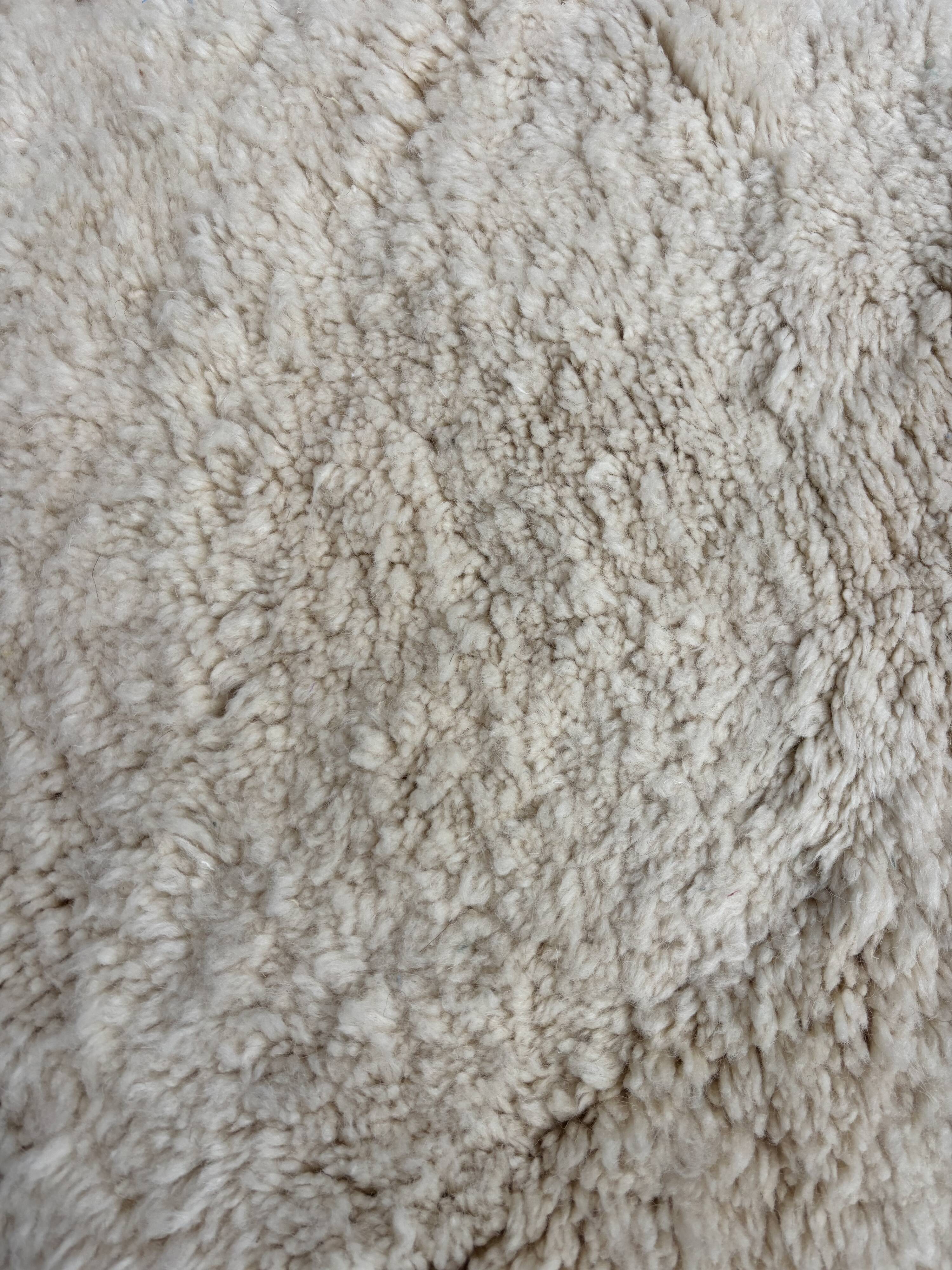 White Moroccan shaggy wool rug
