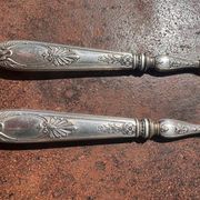 open to Salad Old in Horn and Silver-Plated Metal lined Swan Decor