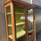 Vitrine en noyer