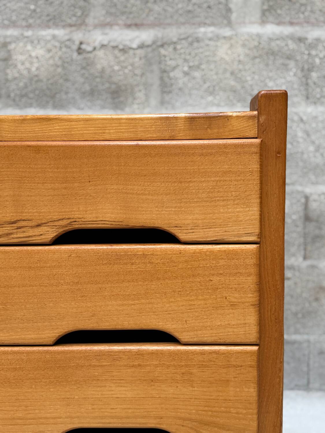 Vintage chest of drawers