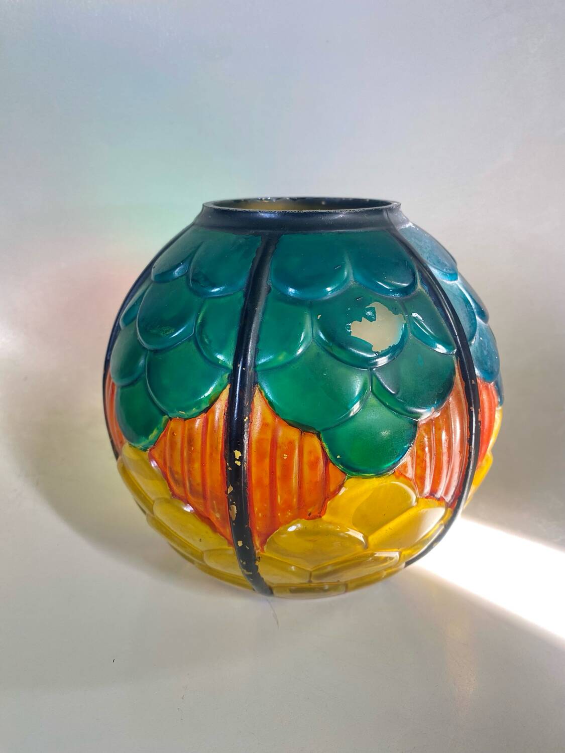 Small round Art Deco vase in painted glass.