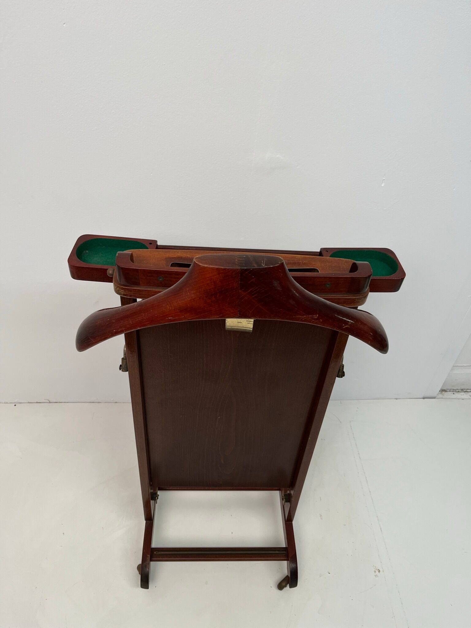 Night valet years 60