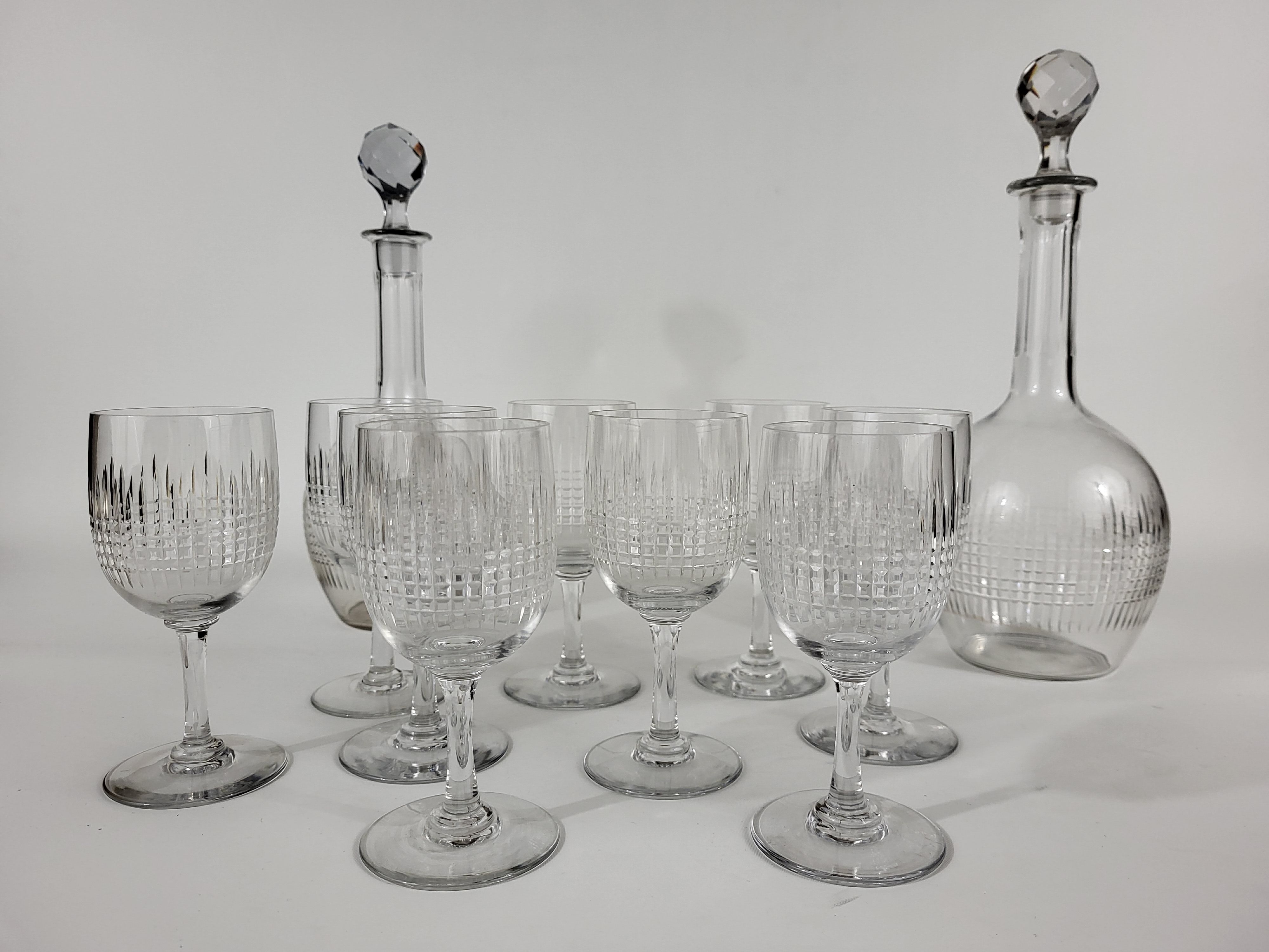 Service 9 wine glasses and 2 decanters in Baccarat crystal Nancy model