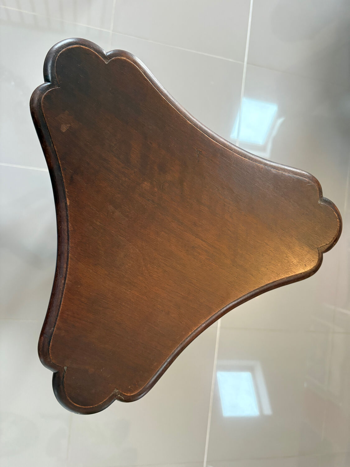 Turned wooden display stand, late 19th - early 20th century.