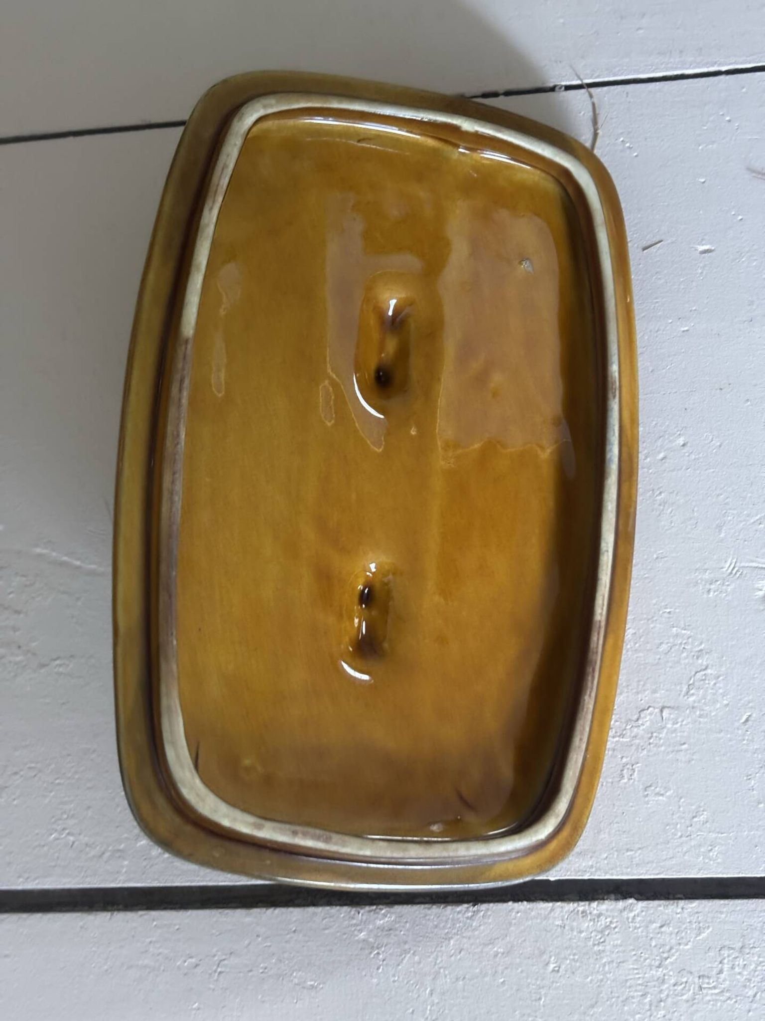 Vintage Portuguese faience butter dish with wood effect, Secla.