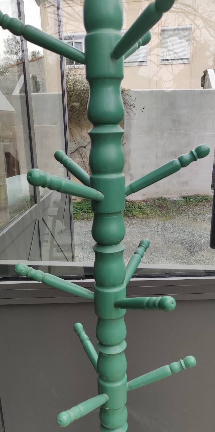 Vintage freestanding coat rack/12 hooks