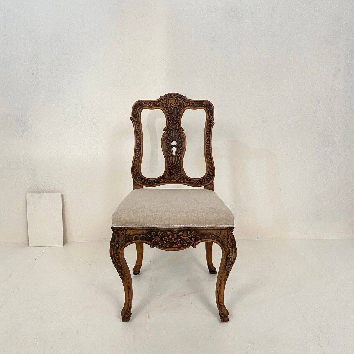 18th-Century German Baroque Chair in Carved Walnut, 1740s