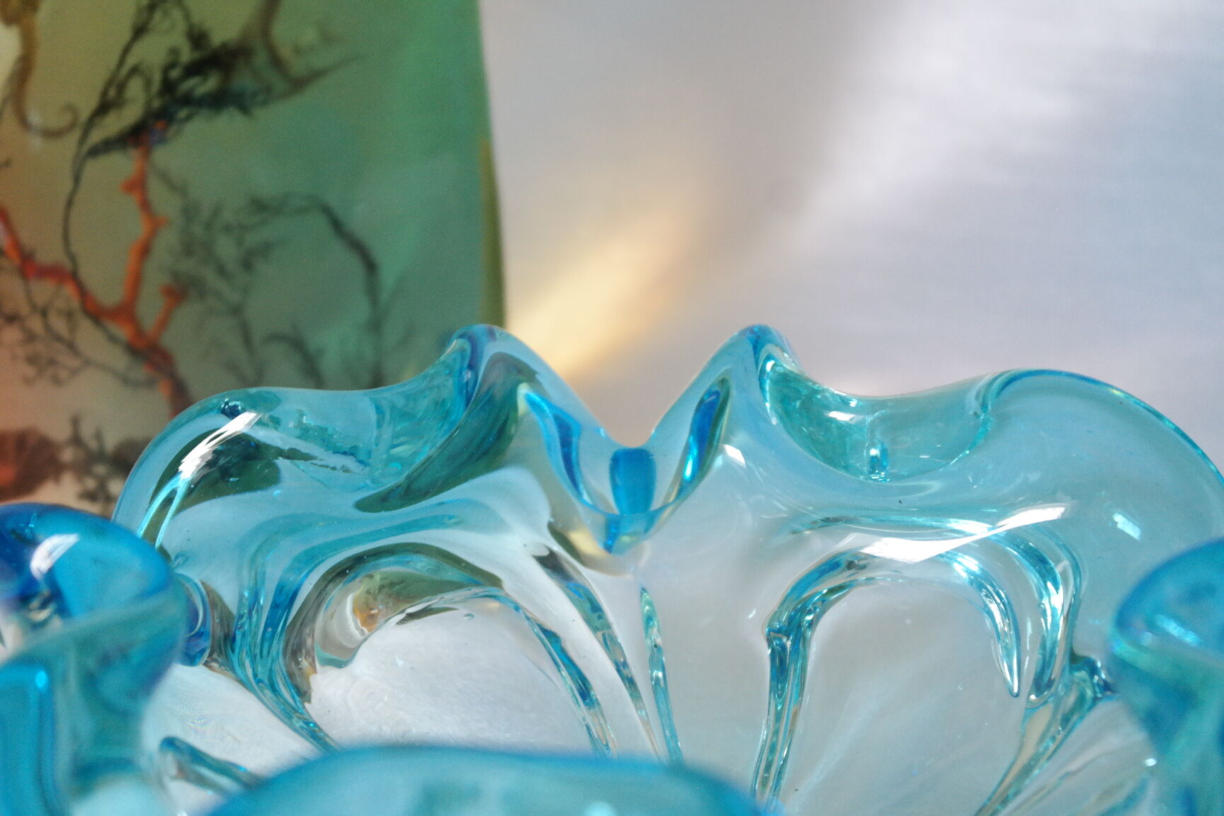 Empty pocket corolla in vintage azure blue Murano glass