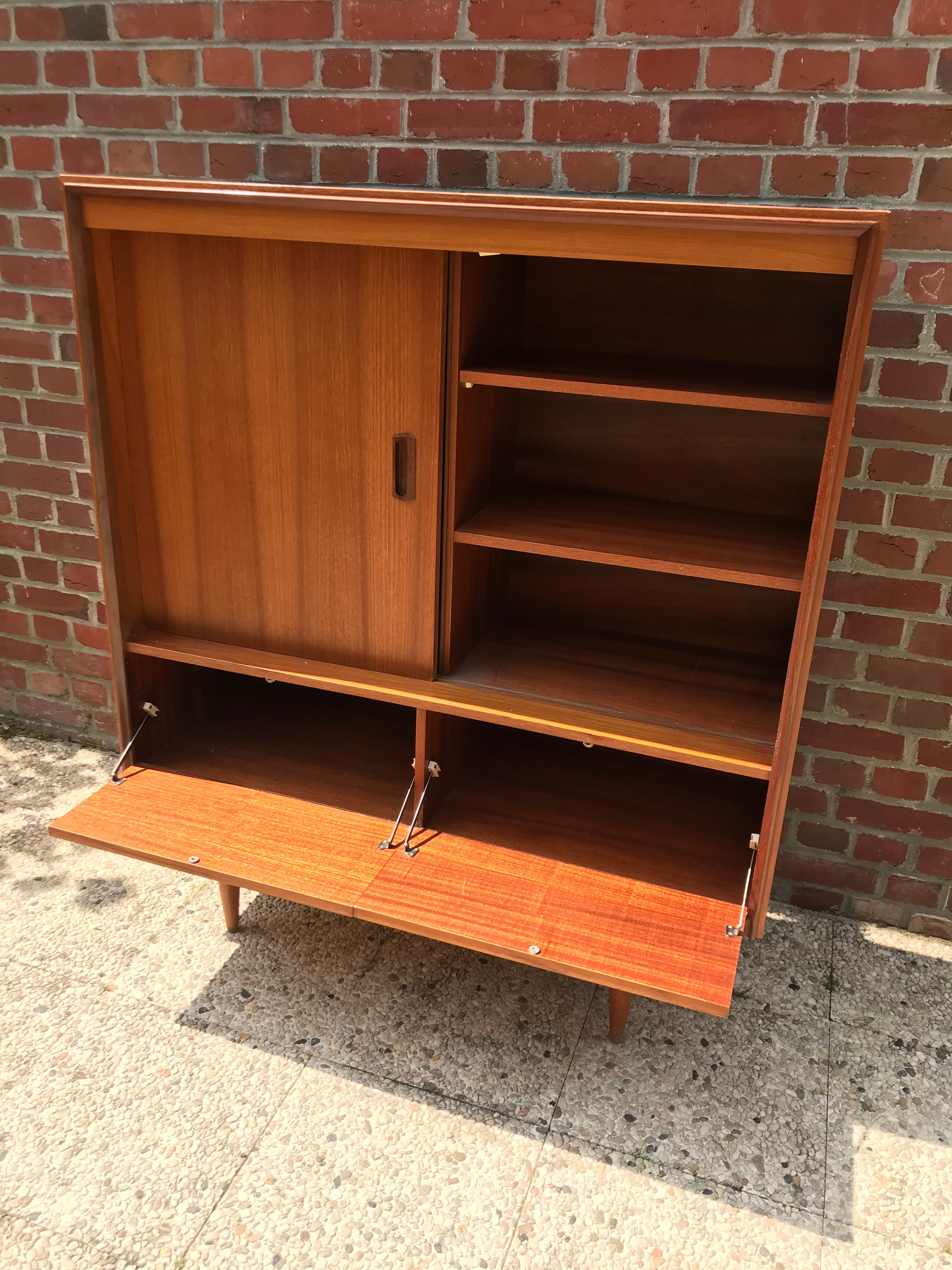 Commode vitrine scandinave