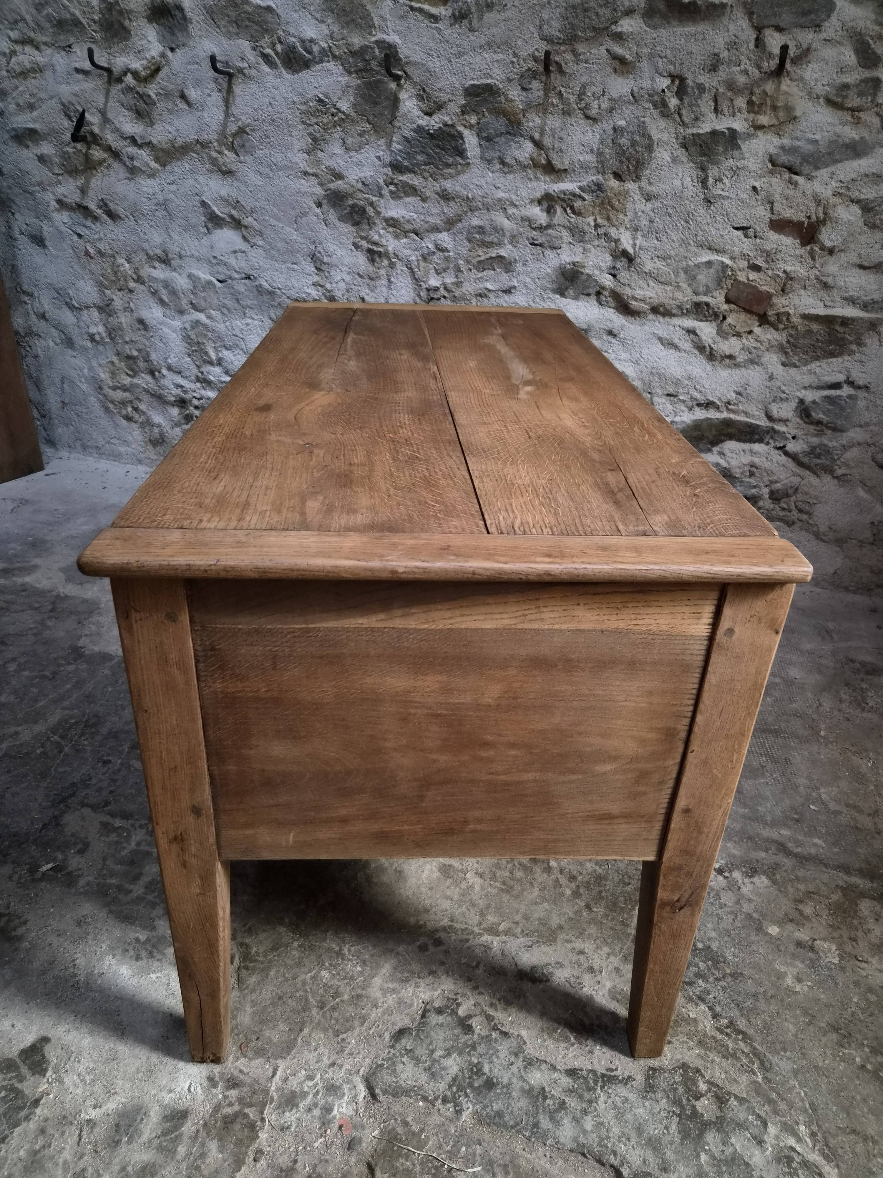 Antique French flour chest in oak – 19th-century farmhouse side table