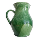 Pichet ancien vert en terre cuite peinte