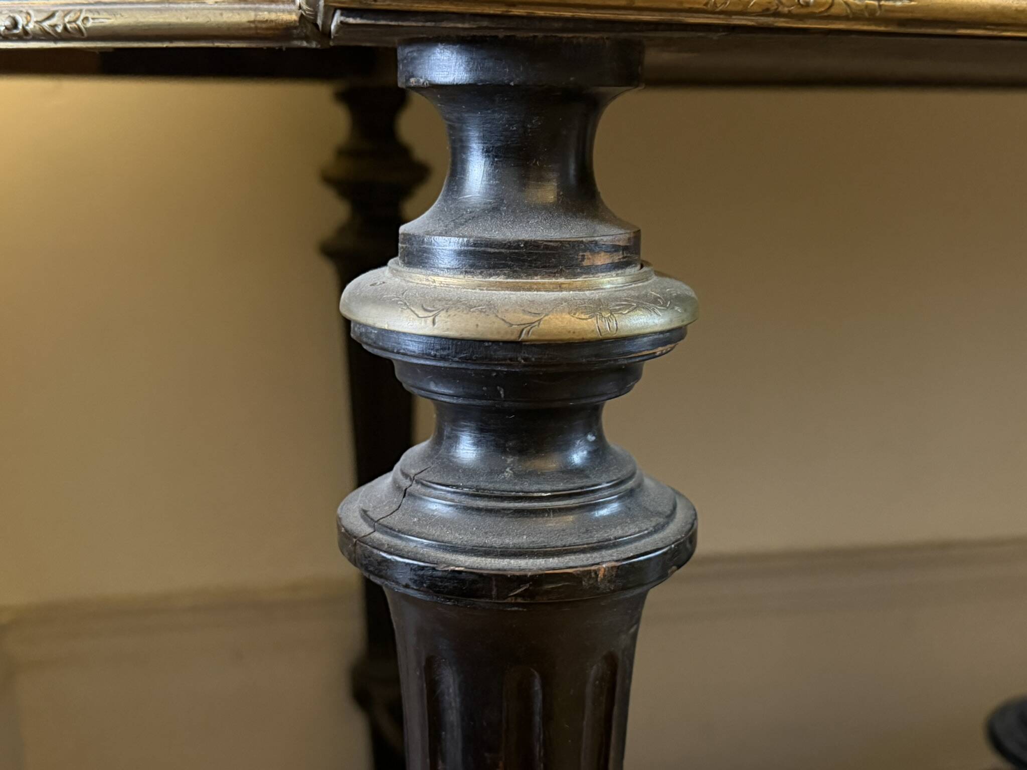 Napoleon III mahogany centre table