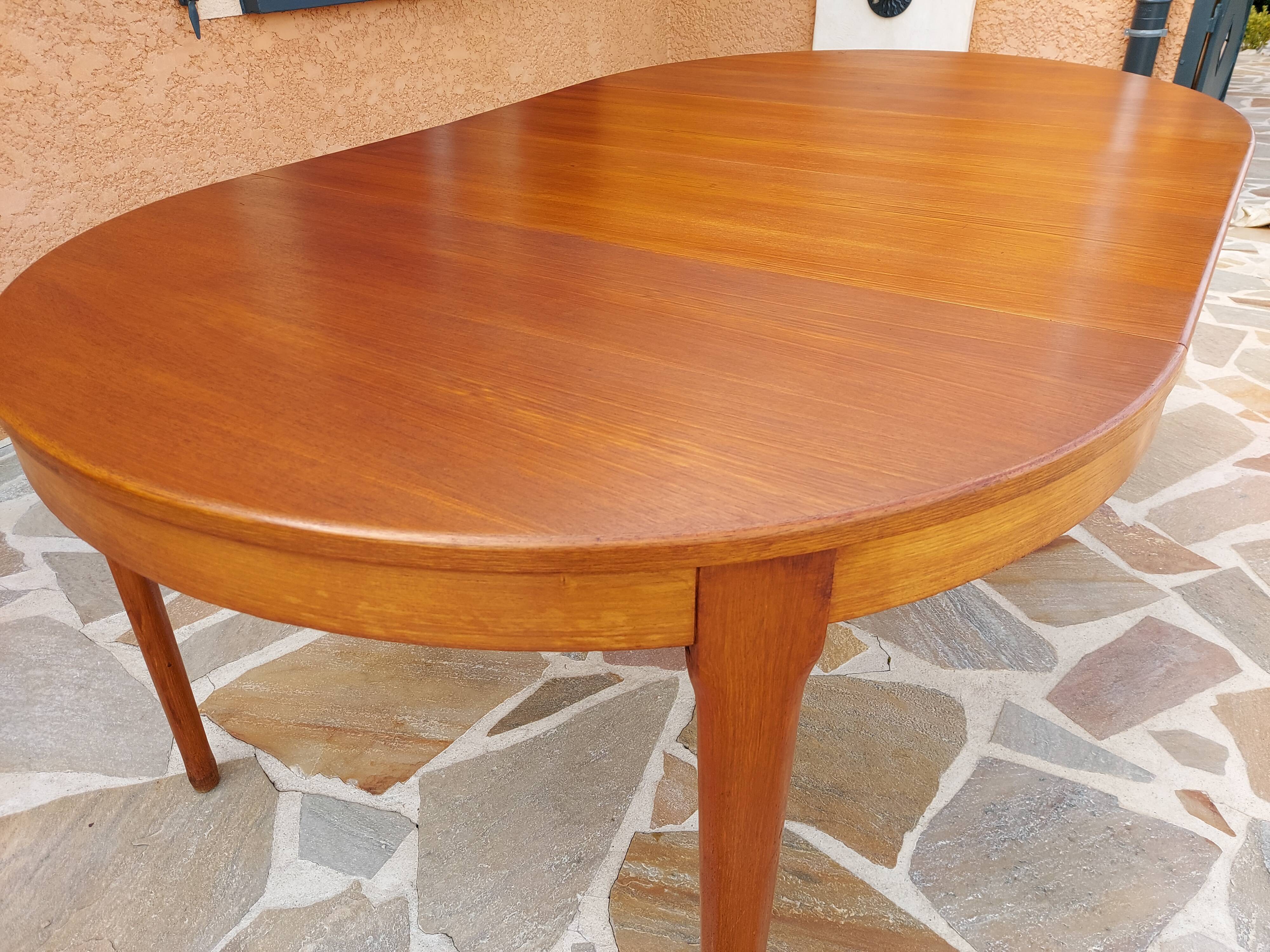 Extendable round table Teak by Tricoire & Vecchione for TV cabinet Paris 1960
