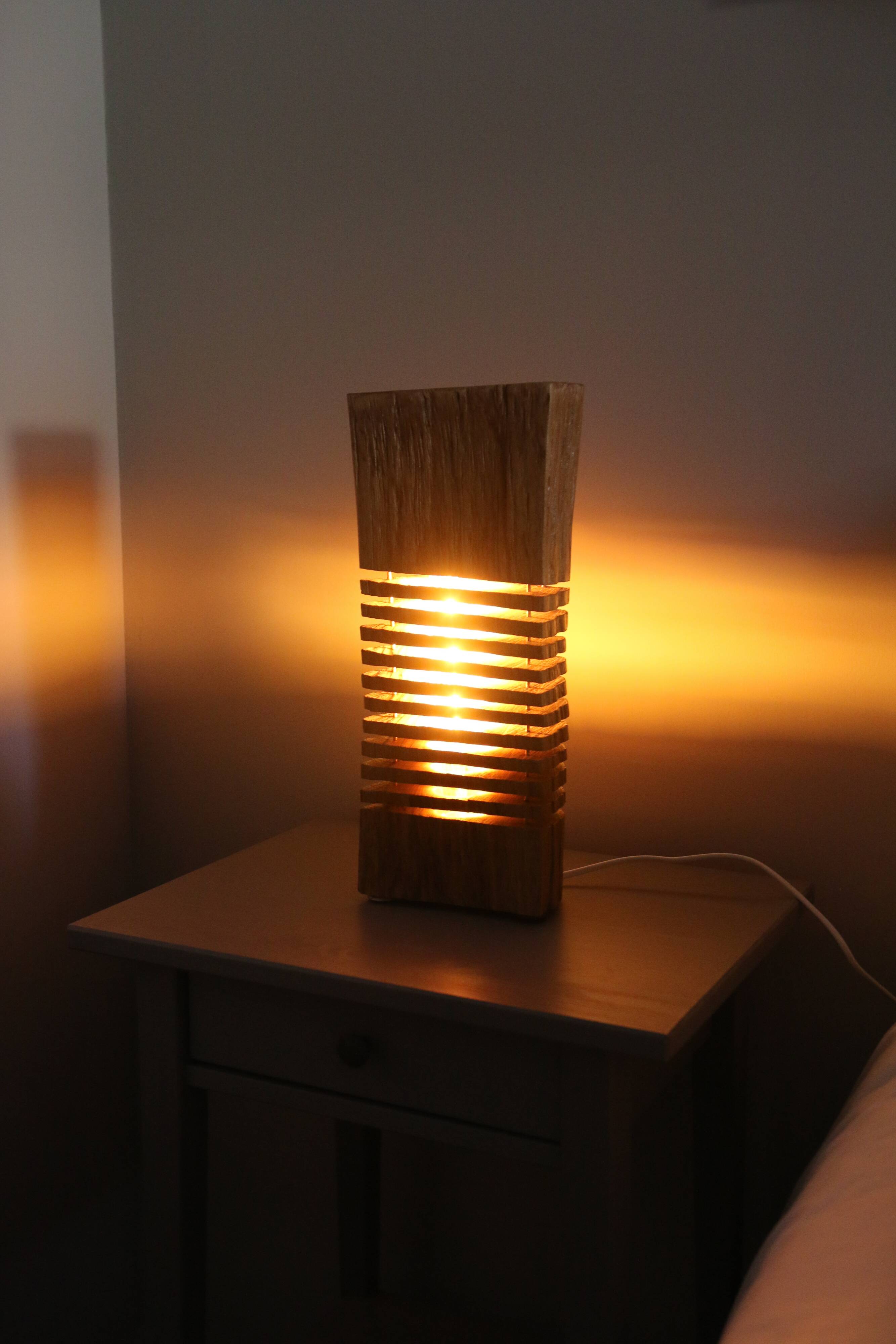 Lampe en bois de chêne sculptée, Dominique Dezen