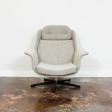 B7041 Armchair in Grey Boucle from Zakłady Przemysłu Meblarskiego Radomsko, 1970s