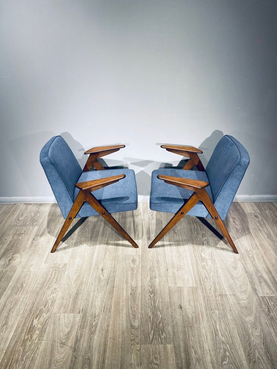 Pair of vintage design armchairs 'Bunny' 60s
