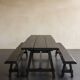 Table et bancs en bois brutalistes