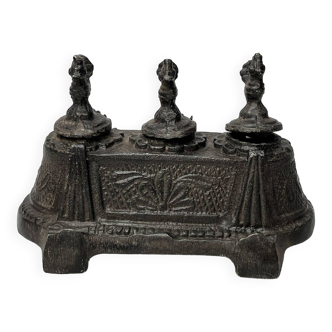 Asia, black patinated spelter inkwell, 19th century rooster lid