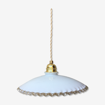 Toothed opaline suspension