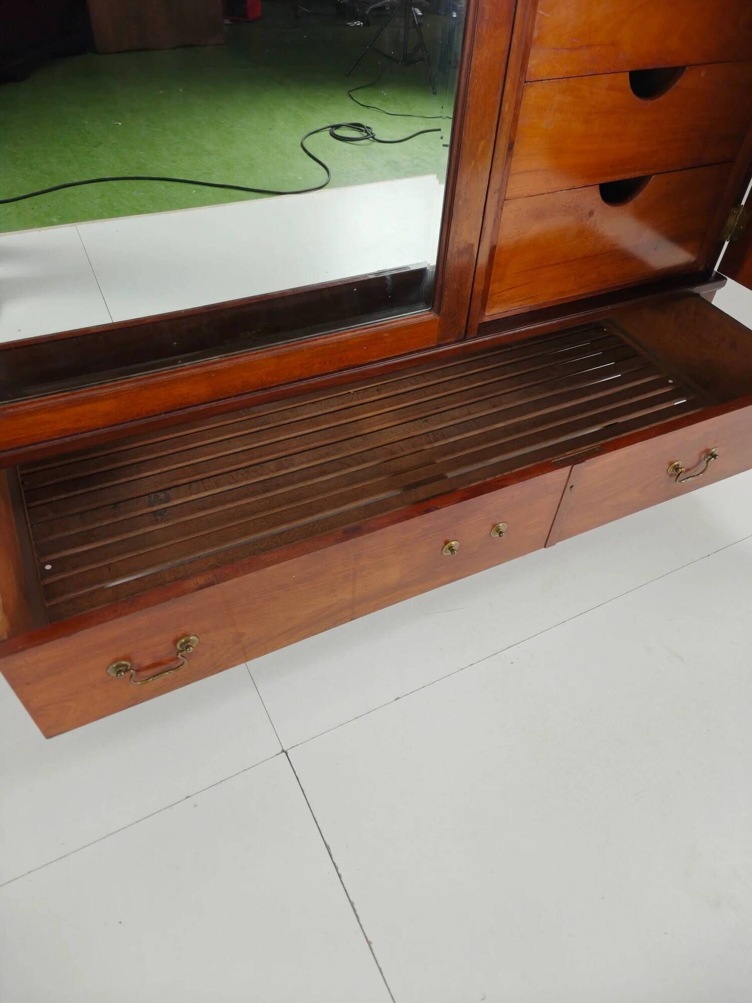 High-quality late 19th-century mahogany wardrobe by H. Pander & Zonen