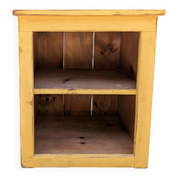 Meuble bas de rangement en bois jaune safran – fabrication artisanale canadienne