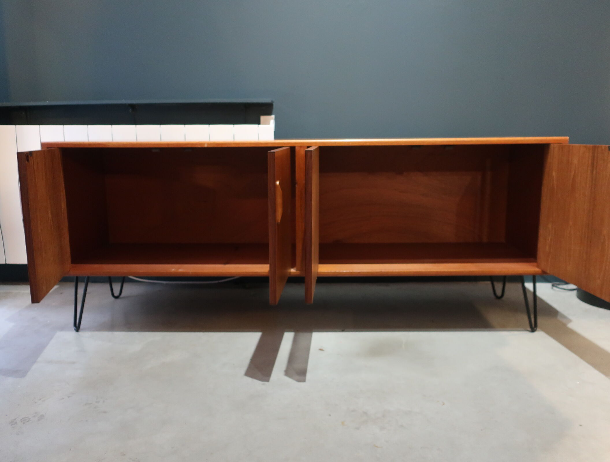 Teak string from the 60s foot pins