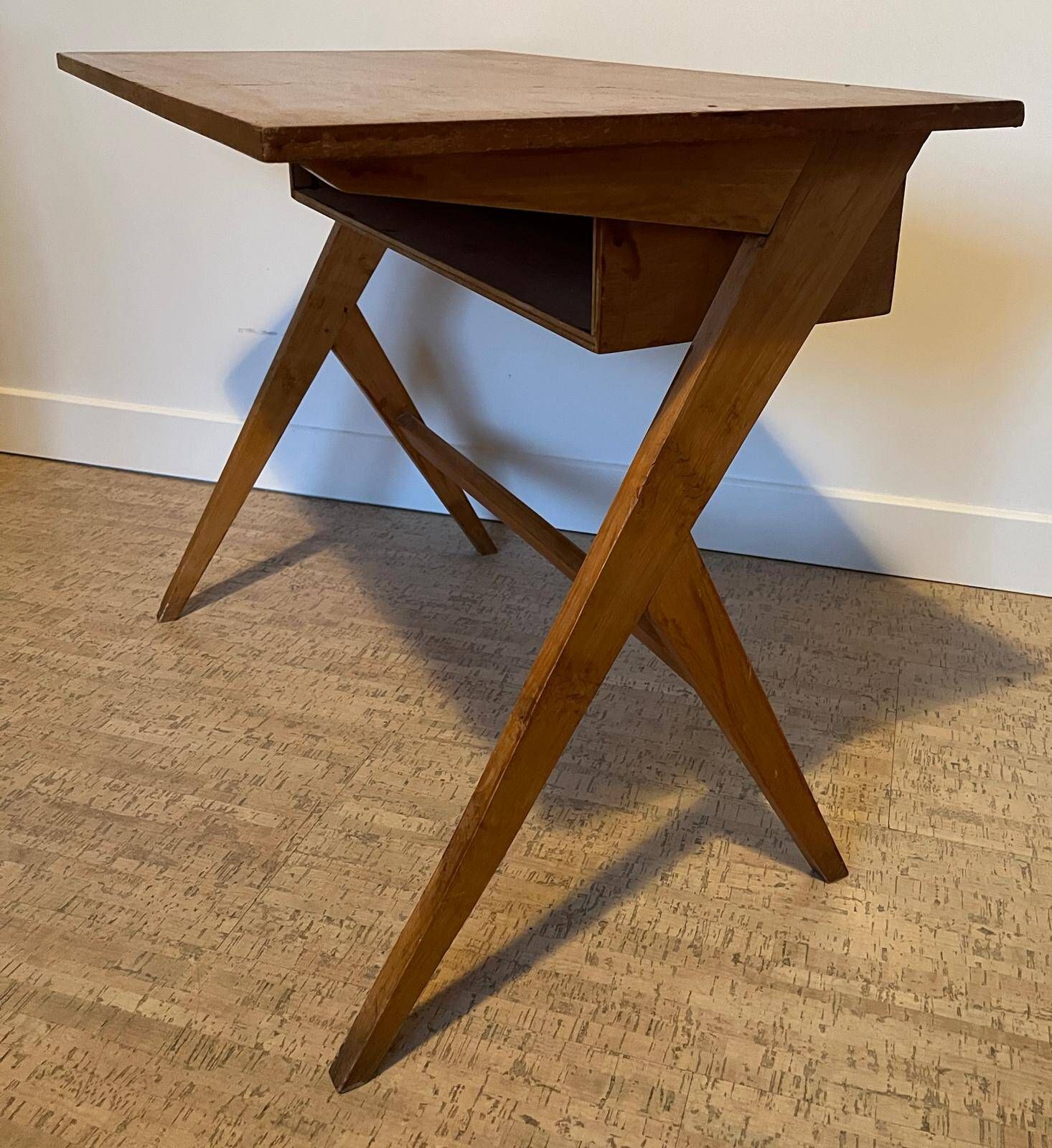 Child's desk compass foot