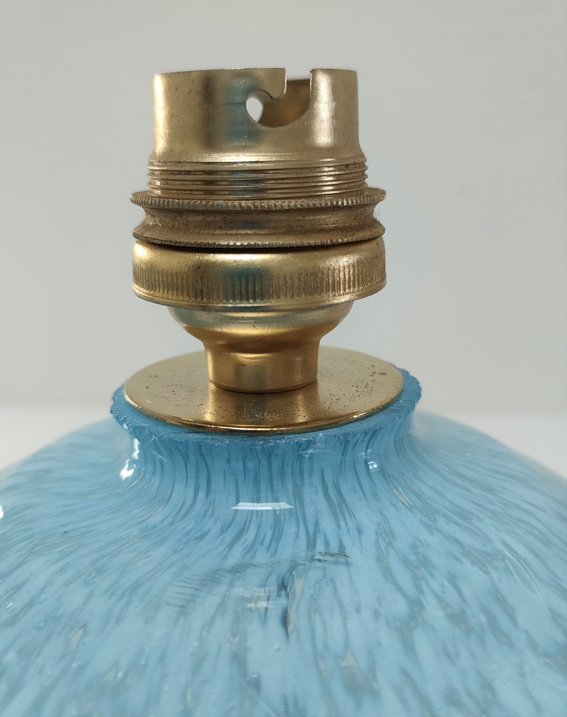Deux pieds lampes boules art déco verre de clichy bleu