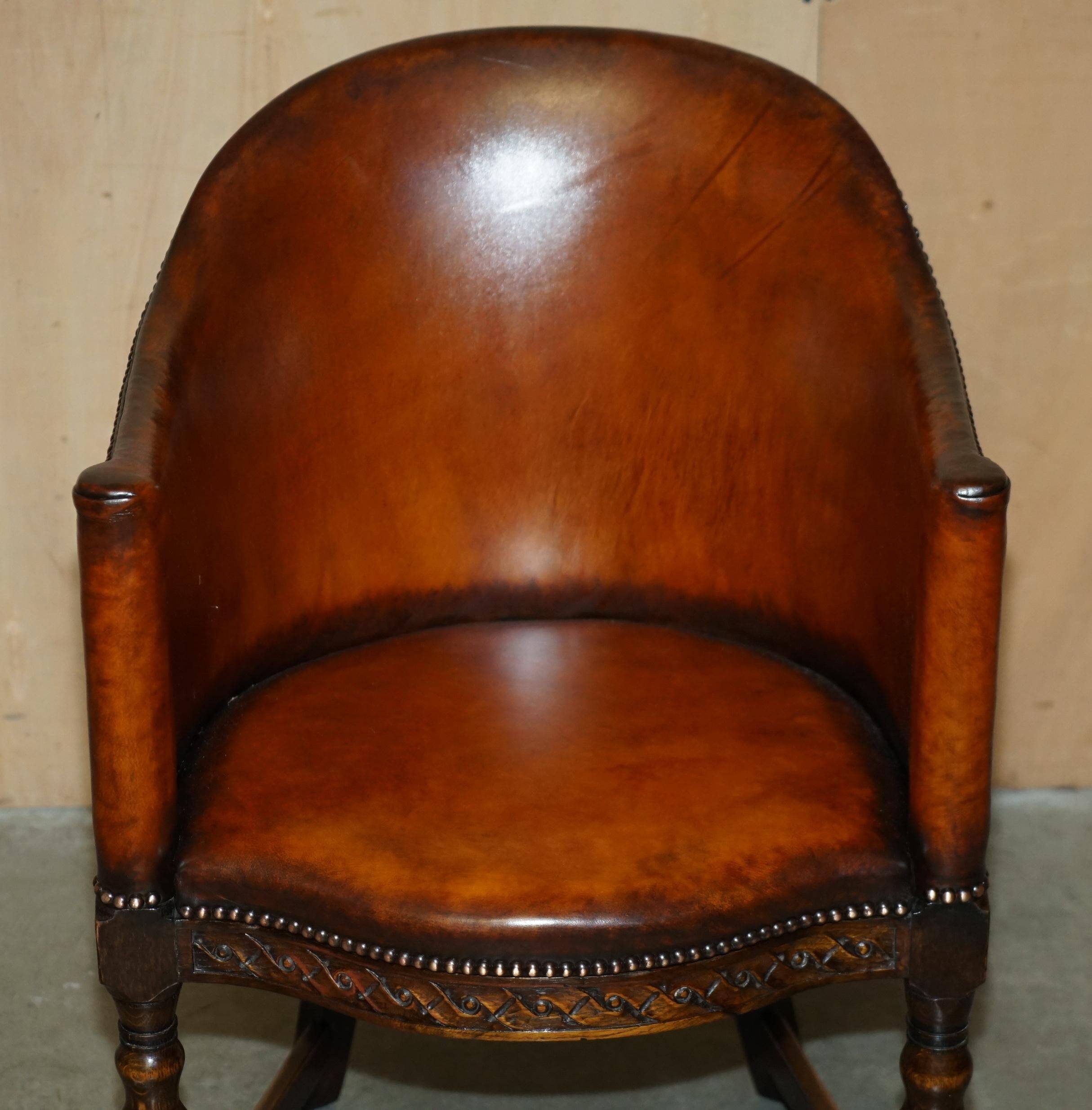 Fauteuil de bureau Édouardien 1910 en cuir et chêne sculpté