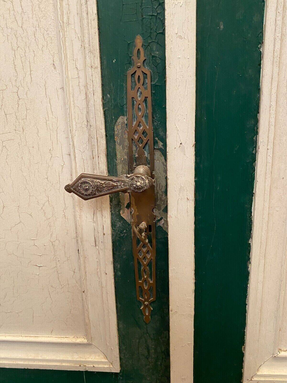 Double separation doors in 19th century patinated solid fir