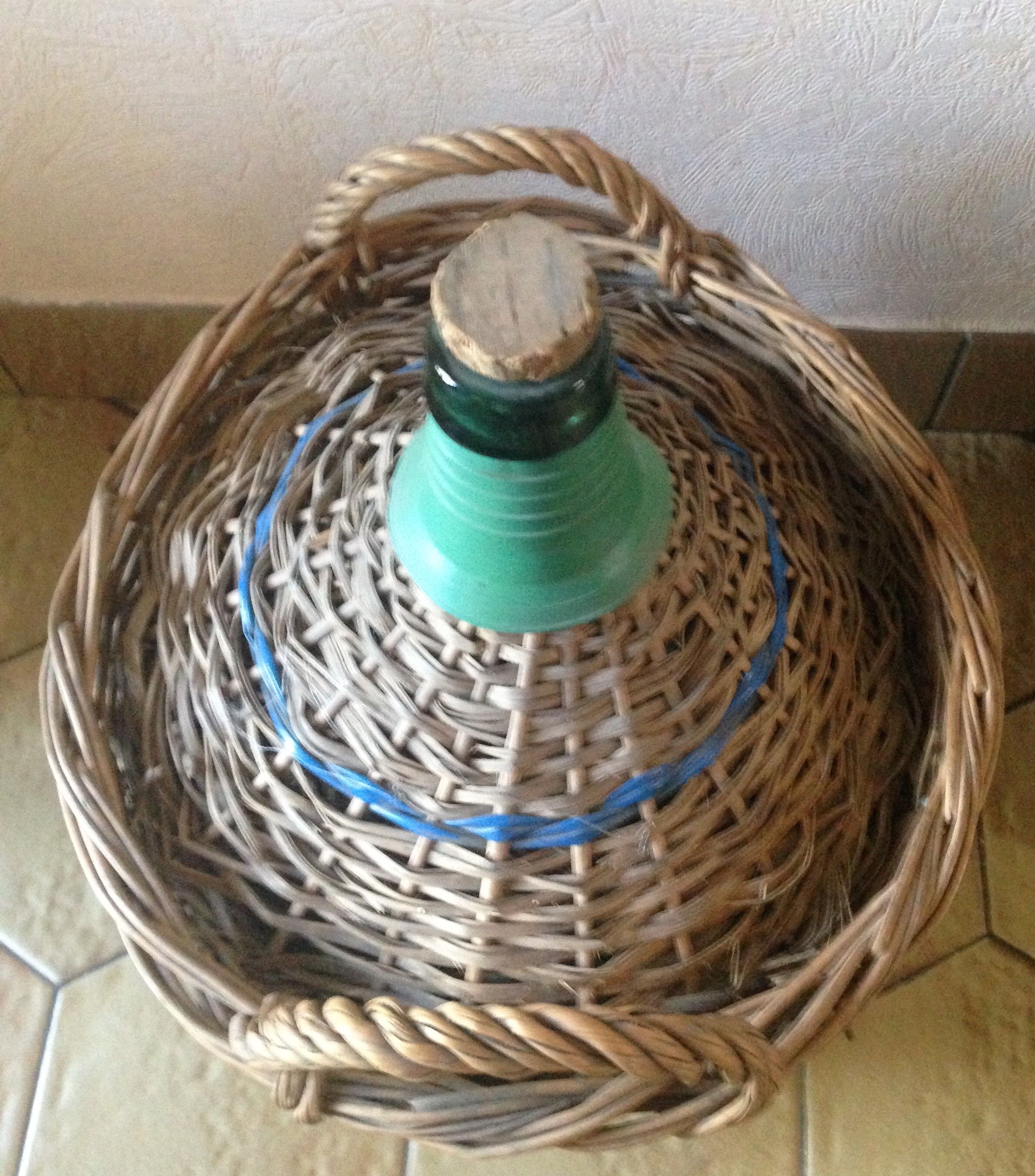Bottle old demijohn 10L with Wicker of protection