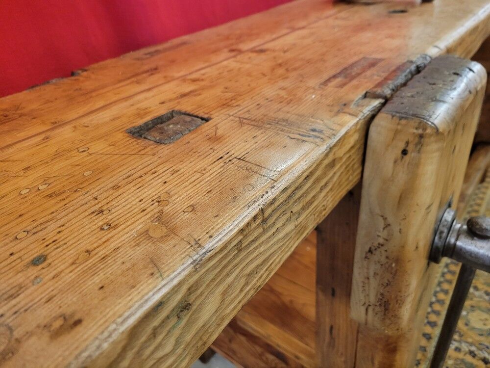 Woodworking bench