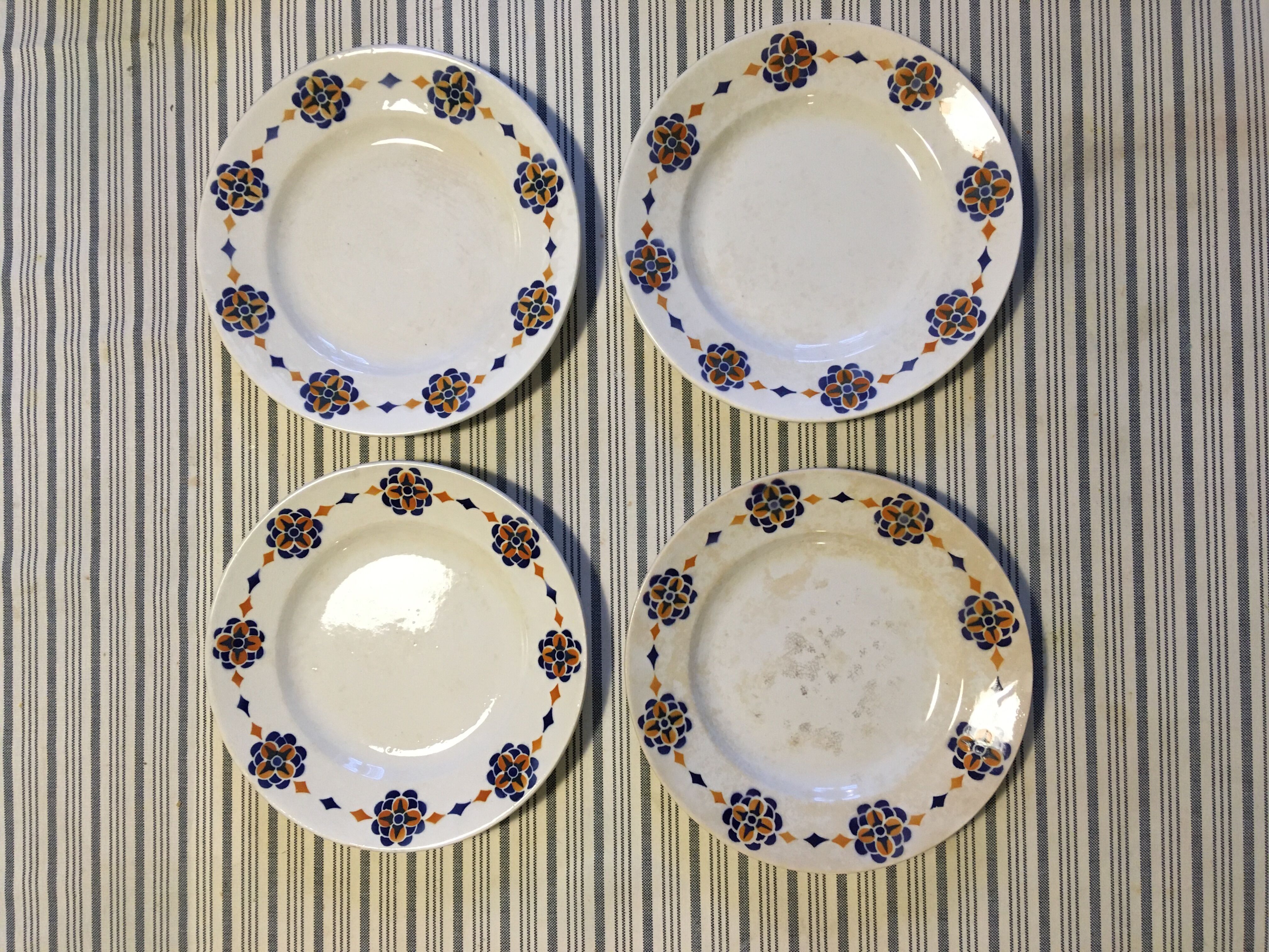 4 dinner plates Hamage & Moulin des Loups