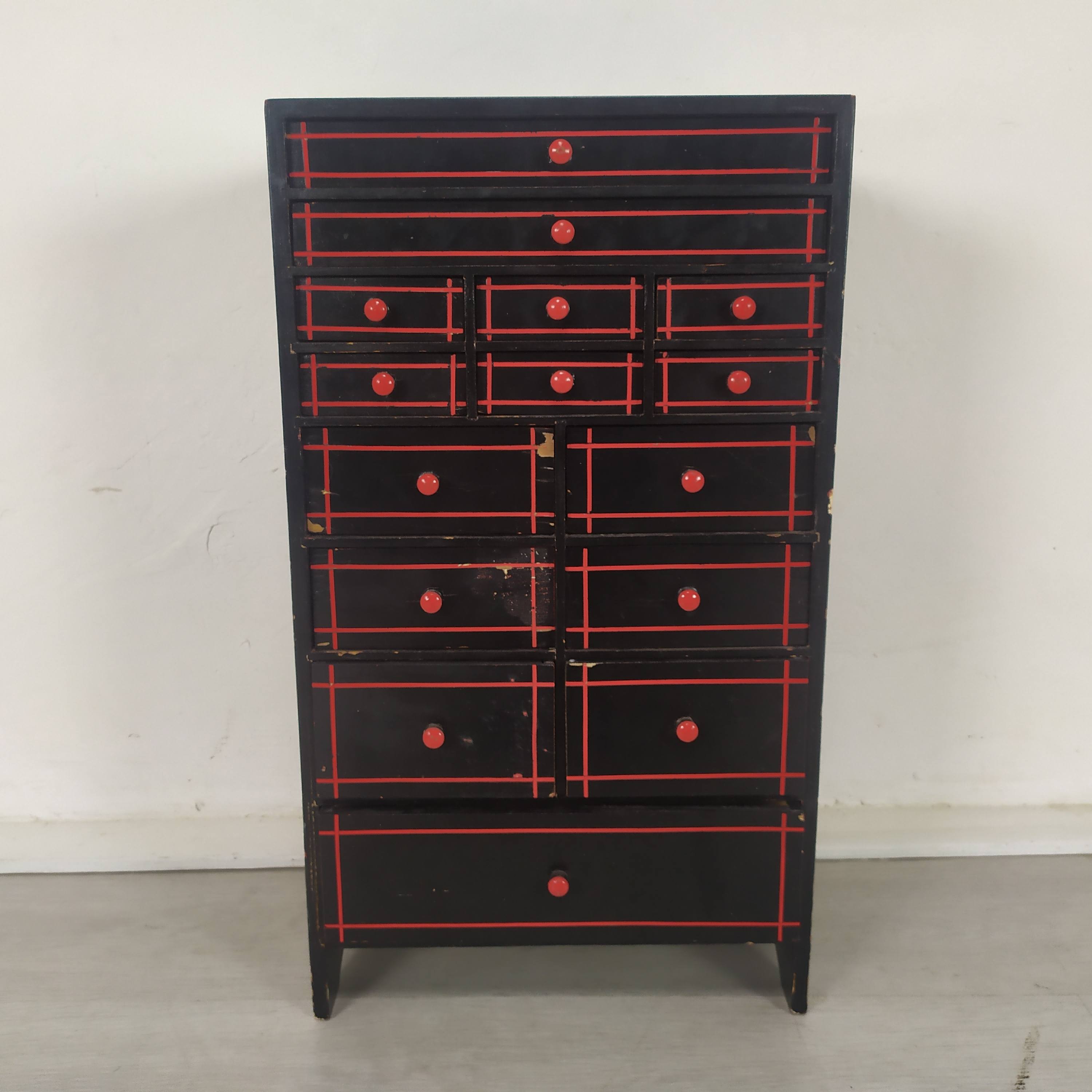 Trade furniture with drawers