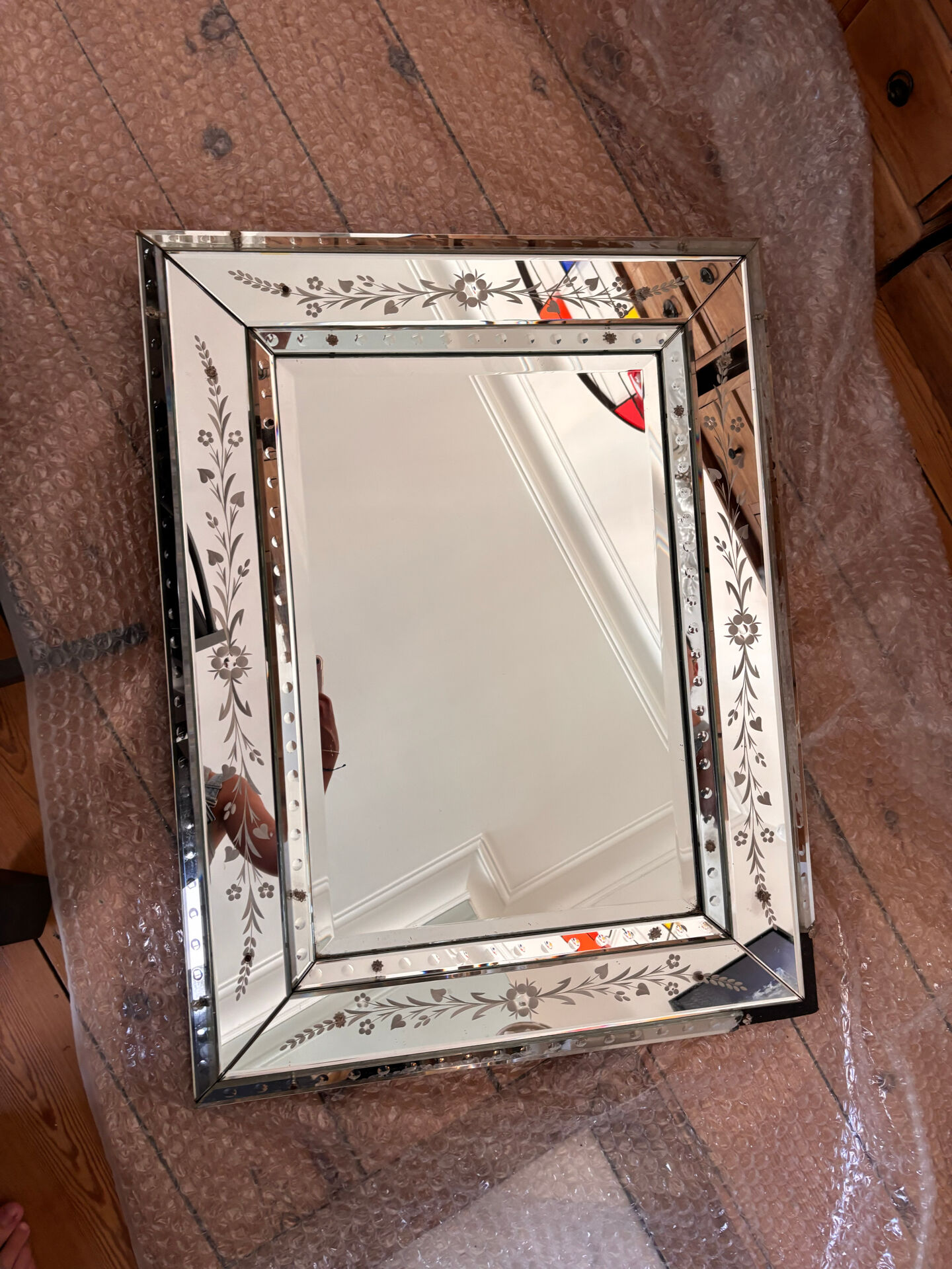 Antique Venetian mirror in engraved and bevelled glass – Floral decoration – Ita