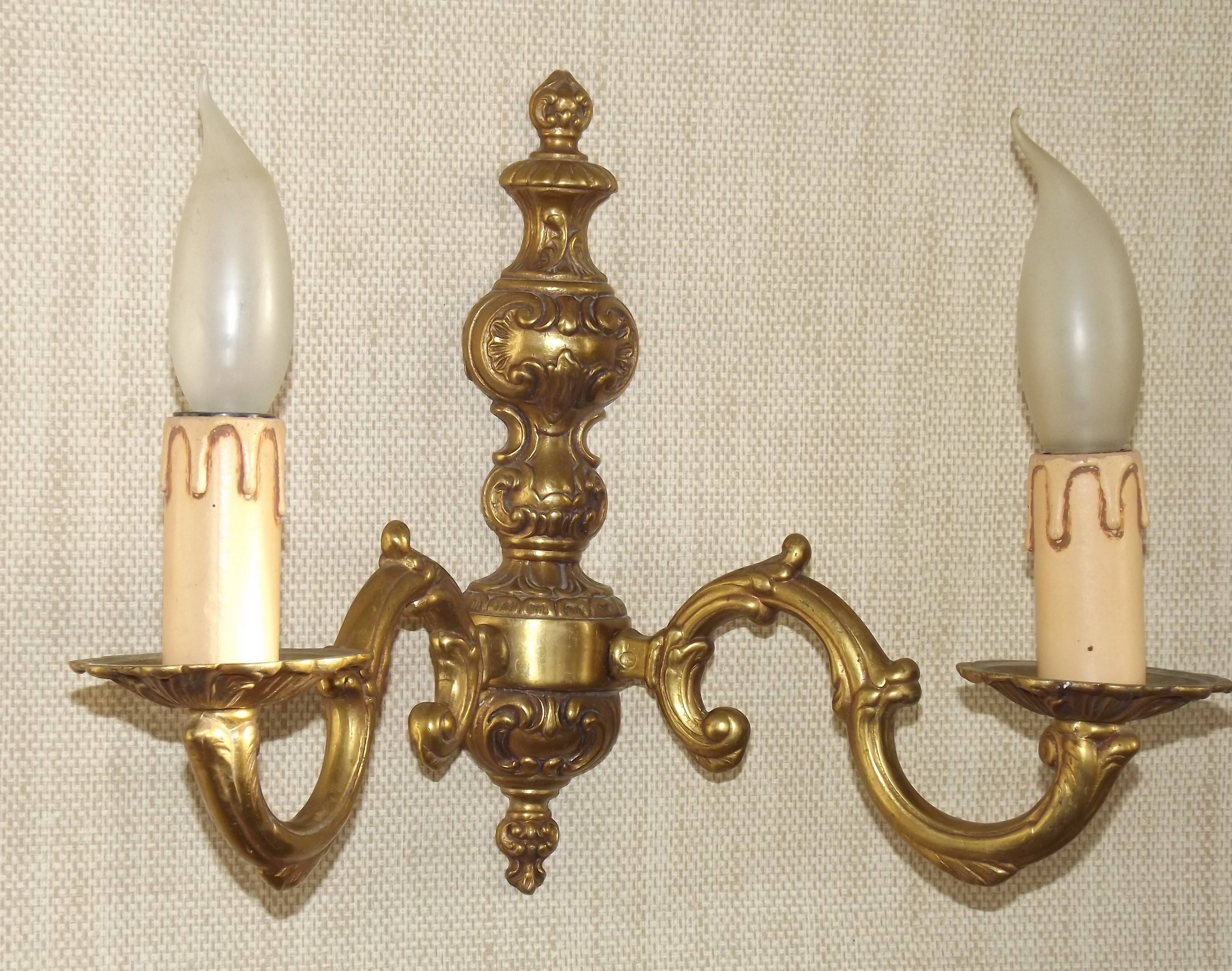Double bronze wall light, vintage French traditional style, scrolled arms 5097.