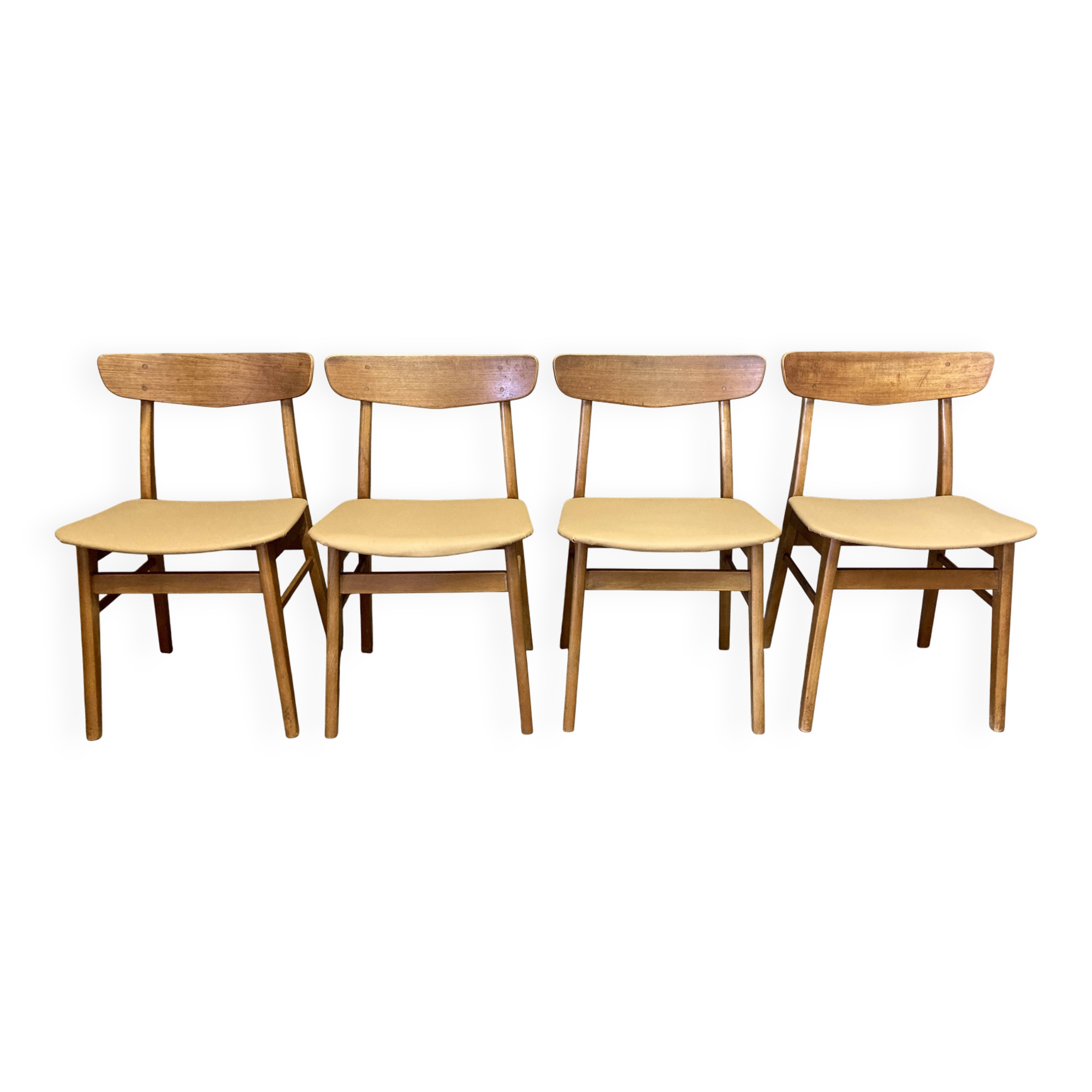Suite de 4 chaises "Design Scandinave" 1950.