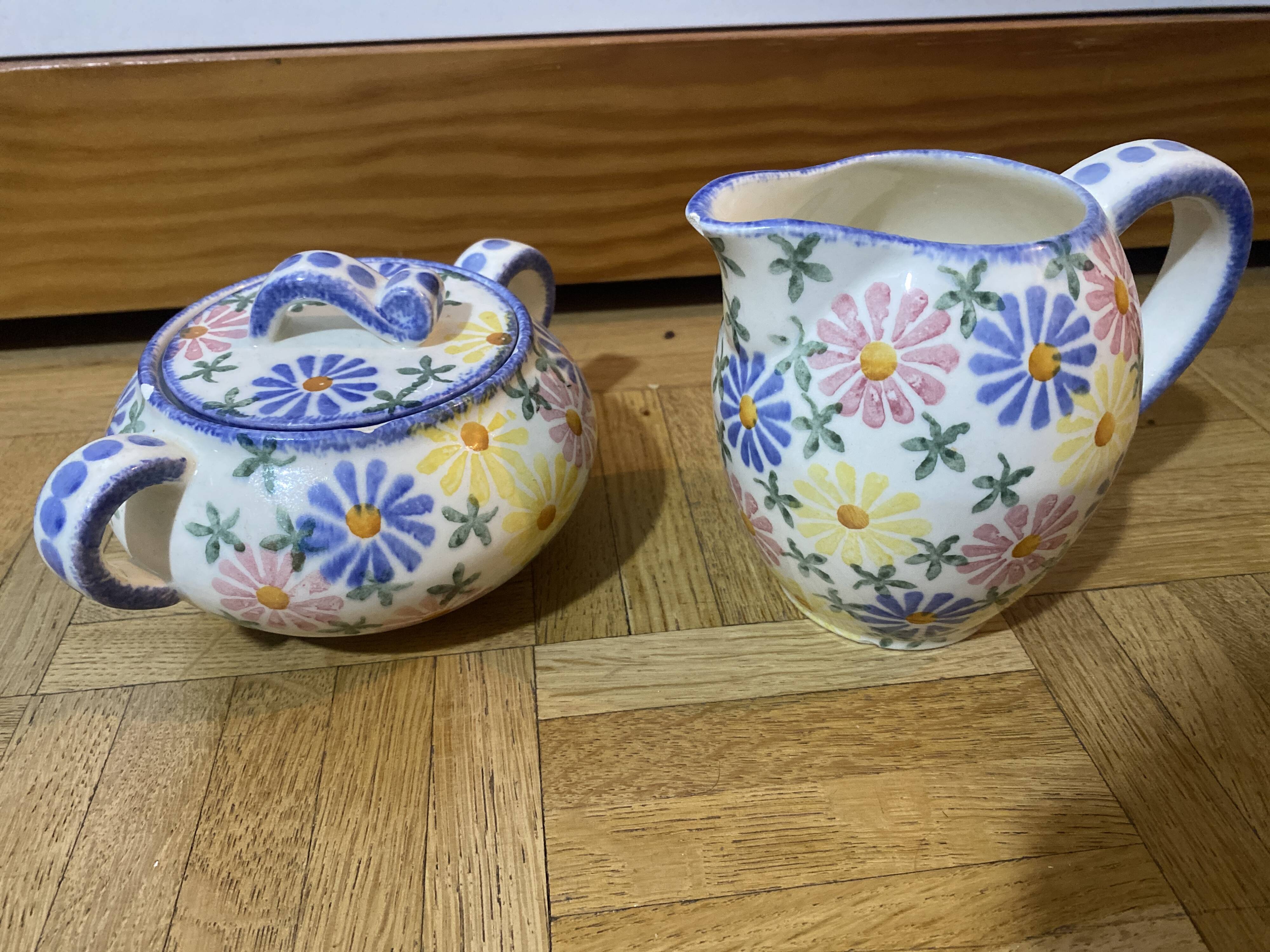 Cream pot and sugar bowl set from the 1930s.