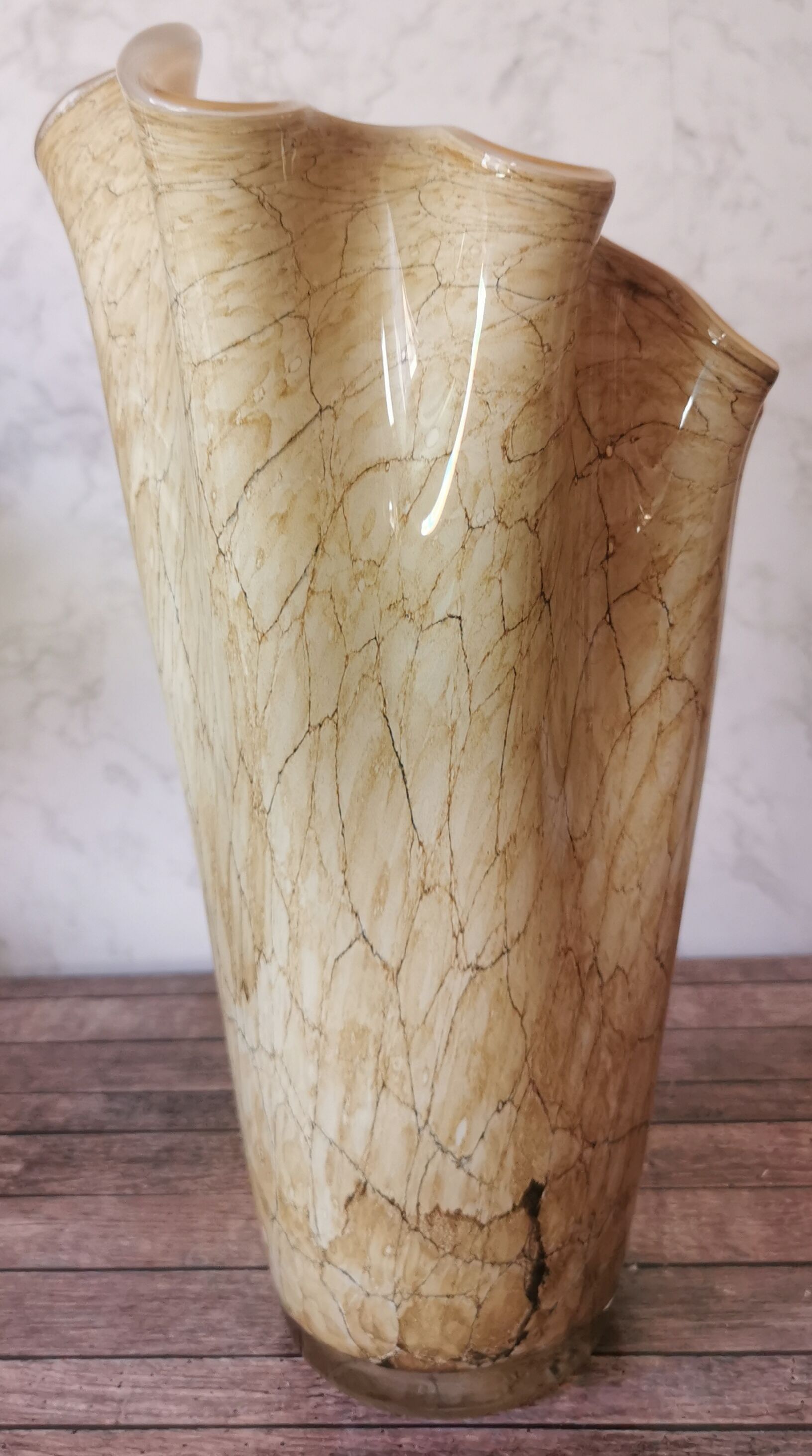 Corolle glass vase